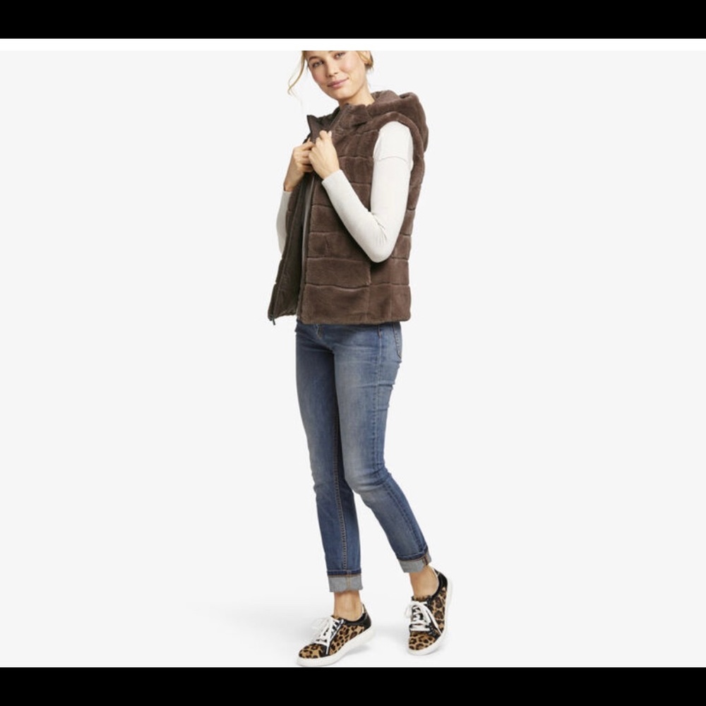 NWT 🍁 Reversible Faux-Fur Teddy Hooded Vest - Picture 3 of 5